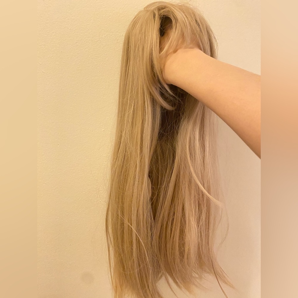 Long blonde wigs with bangs